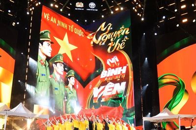 Sẵn sàng cho Gala nghệ thuật 'Tổ quốc bình yên' diễn ra 20h tối nay, tại Quảng trường Đông Kinh - Nghĩa Thục