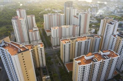 Lãi suất, giá nhà neo cao, người mua 'ngại' xuống tiền