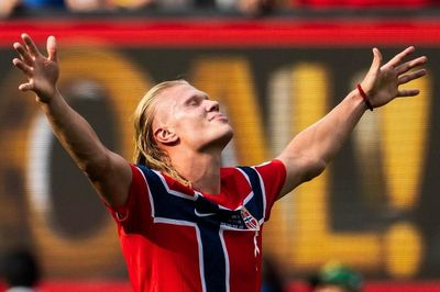 Haaland đăng ảnh Bellingham sau trận Na Uy 1-2 Anh