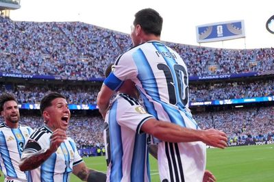Argentina vượt qua Thụy Sĩ để gặp Anh ở bán kết