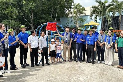 Du học sinh từ bốn quốc gia tham gia Chiến dịch tình nguyện 'Mùa hè xanh' tại xã đảo Thạnh An