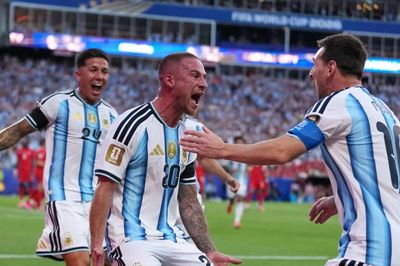 Messi lập kỷ lục kiến tạo, Argentina đấu tuyển Anh ở bán kết World Cup 2026