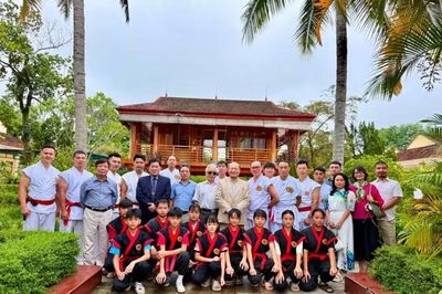 Ngọn lửa không bao giờ tắt trên đất Mường Lò