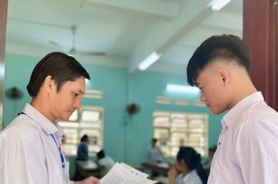 Gia Lai phản hồi thông tin thí sinh mang điện thoại vào phòng thi