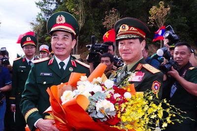 Chung tay xây dựng biên giới Việt Nam-Lào hòa bình, hữu nghị, hợp tác, cùng phát triển