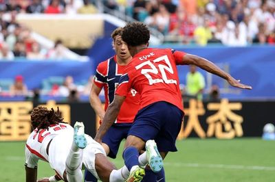 Bellingham tỏa sáng đưa tuyển Anh vượt qua Na Uy vào bán kết