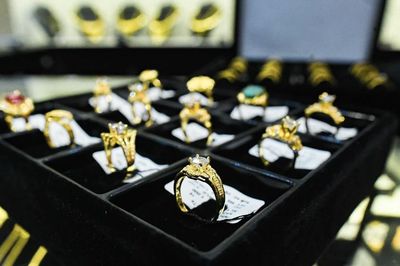 Giá vàng hôm nay (12/7): Người mua lỗ 'kép' sau một tuần