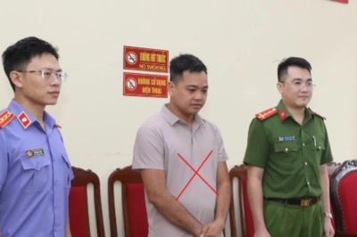 Khởi tố đối tượng sản xuất, kinh doanh 16.000 sản phẩm thời trang giả mạo nhãn hiệu