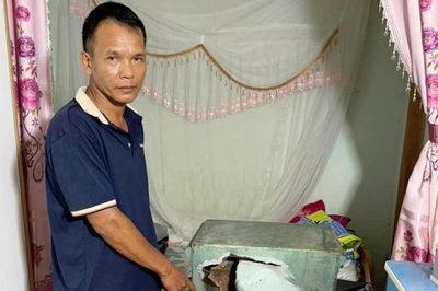 Lợi dụng chủ nhà về quê, người đàn ông phá két sắt trộm vàng