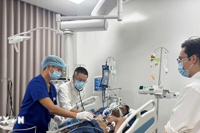 Điện chia buồn về vụ tàu du lịch gặp nạn tại An Giang