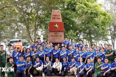 Du học sinh chung tay xây dựng công trình thiện nguyện tại xã đảo