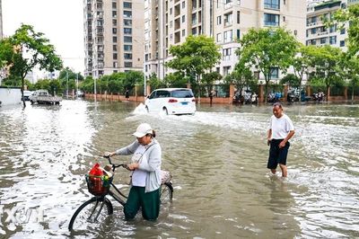 Trung Quốc chi ngân sách khẩn cấp, kích hoạt mức cảnh báo cao nhất đối phó bão Bavi