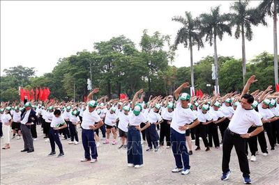 Trên 1.500 người tham gia chương trình toàn dân tập luyện thể dục, thể thao