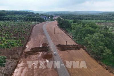 Sớm di đời trụ điện nằm giữa đường sau phản ánh của người dân