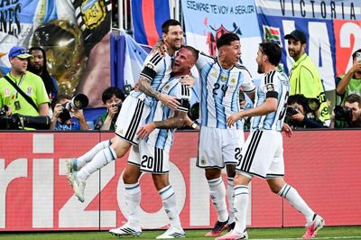 Sau 64 năm, lịch sử đang gọi tên Messi và Argentina