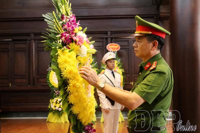Đoàn công tác Cục C10 tri ân tại các địa chỉ đỏ ở Điện Biên