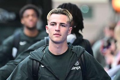 Chelsea gia hạn đến năm 2032 và để Jesse Derry sang Sporting Lisbon