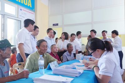 Phát động chiến dịch khám sức khỏe định kỳ, khám sàng lọc cho người dân