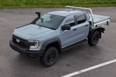 Cận cảnh nội ngoại thất mẫu bán tải mạnh mẽ Ford Ranger Super Duty 2026