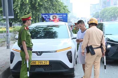 Tăng cường xử lý xe dừng, đỗ gây cản trở giao thông