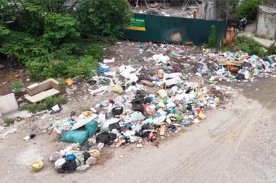 Rác thải bủa vây công trình đường nối Lê Đức Thọ - Phạm Hùng