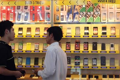 Điện thoại giá rẻ có thể biến mất trên kệ hàng