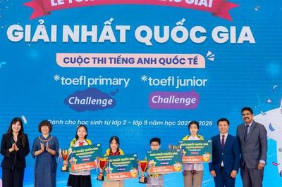 Học sinh Hà Nội thắng lớn tại cuộc thi tiếng Anh TOEFL Challenge