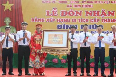 Xã Tam Hưng: Đón nhận Bằng xếp hạng di tích cấp thành phố đối với đình Phúc