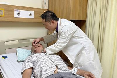 Người đàn ông 61 tuổi nhập viện khi ung thư đã lan khắp cơ thể sau nhiều năm chữa thuốc nam