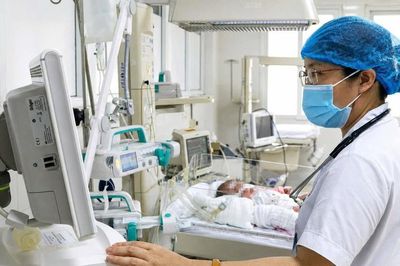 22 ngày giành giật sự sống cho trẻ sơ sinh suy hô hấp nguy kịch