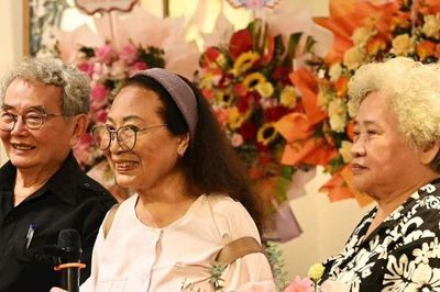 Cuộc hội ngộ của 3 họa sĩ ở tuổi ngoài 80