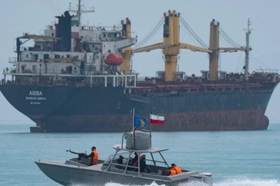 Iran 'chạy đua với thời gian' xuất khẩu dầu trước khi xung đột bùng phát trở lại