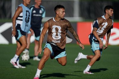 Messi vắng mặt trong buổi tập trước bán kết World Cup