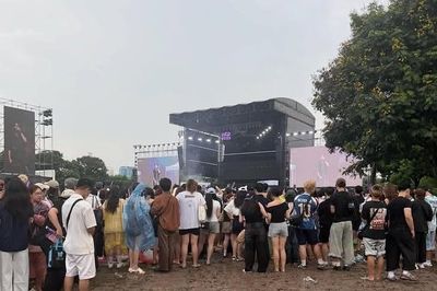 BTC show khiến khán giả lội bùn nhiều giờ ở Hà Nội lên tiếng xin lỗi