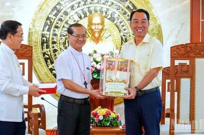 Tăng cường phối hợp phát triển Trung tâm hành hương Tắc Sậy