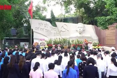 [Video] Đoàn đại biểu Ủy ban MTTQ Việt Nam Thành phố Hồ Chí Minh dâng hương tri ân các Anh hùng liệt sĩ