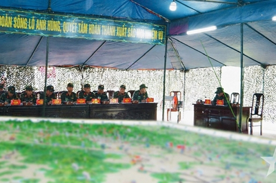 'Dấu vết' rèn luyện bản lĩnh chỉ huy qua diễn tập đối kháng