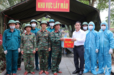 Bí thư Tỉnh ủy Quảng Trị thăm các lực lượng lấy mẫu giám định ADN hài cốt liệt sĩ