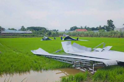 Cần Thơ hỗ trợ người dân khắc phục hậu quả dông lốc