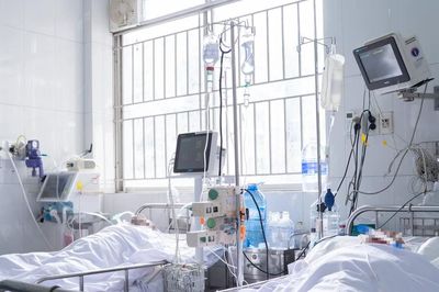 Vụ cháy tại TPHCM: Bác sĩ Chợ Rẫy đang nỗ lực cứu 5 nạn nhân