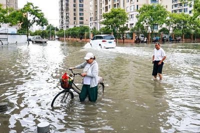 Cảnh ngập lụt ở Trung Quốc sau bão Bavi