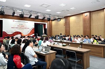 Đề xuất xây dựng thương hiệu du lịch Việt Nam từ văn hóa ẩm thực