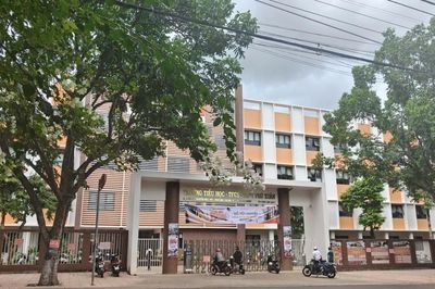 Vì sao nhiều học sinh Đắk Lắk rút hồ sơ tuyển sinh lớp 10 khỏi trường tư thục?