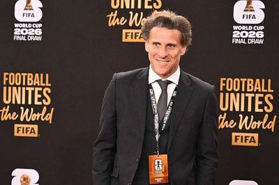 Cựu sao Man Utd dẫn dắt tuyển Uruguay
