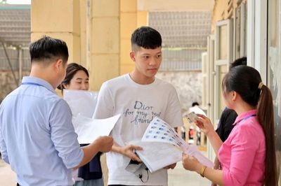 Thí sinh Điểm thi THPT chuyên Tuyên Quang vẫn đăng ký xét tuyển ĐH theo kế hoạch chung
