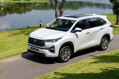 Top 10 xe ô tô động cơ đốt trong bán chạy nhất tháng 6/2026: Toyota Innova Cross bức tốc mạnh mẽ