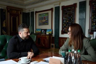 Ông Zelensky miễn nhiệm Thủ tướng Ukraine, Nga kiểm soát thêm làng ở Sumy