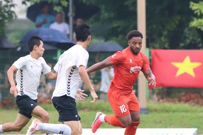 Tuyển Việt Nam đấu Gangwon FC: HLV Kim Sang Sik tung chiêu