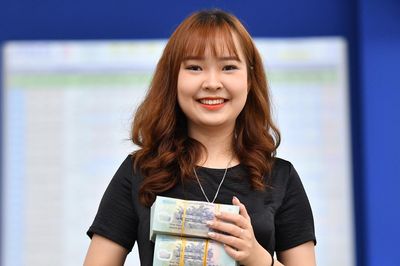 Lãi suất ngân hàng hôm nay 13/7: Nhà băng mở màn tăng lãi suất trong tháng 7