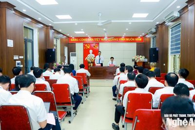 Đại biểu HĐND tỉnh Nghệ An: Giá xăng đã giảm nhưng nhiều hàng hóa vẫn neo cao